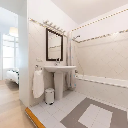 Bravissimo Placa Del Vi, Authentic Historic Appartement *