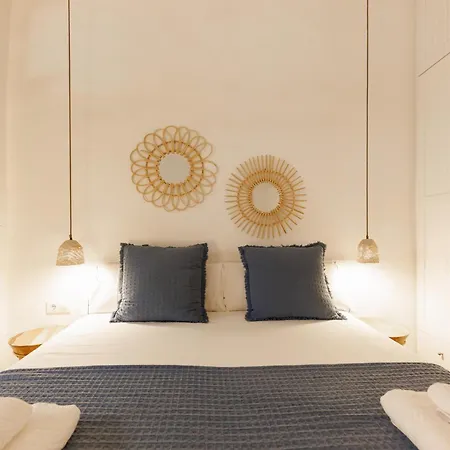 Bravissimo Plaça Del Vi, Authentic Historic Apartamento *