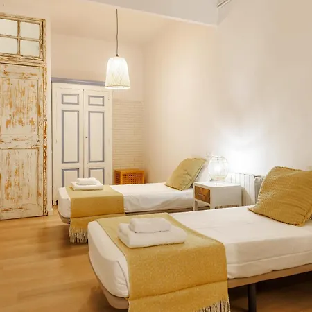 Bravissimo Placa Del Vi, Authentic Historic Apartment *
